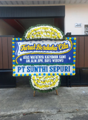 Papan Bunga Duka di Maitara Selatan