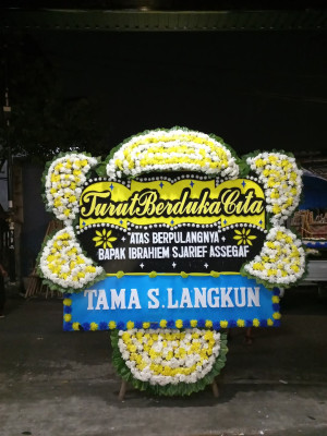 Papan Bunga Duka di Maitara Selatan