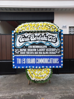 Papan Bunga Duka di Maitara Selatan
